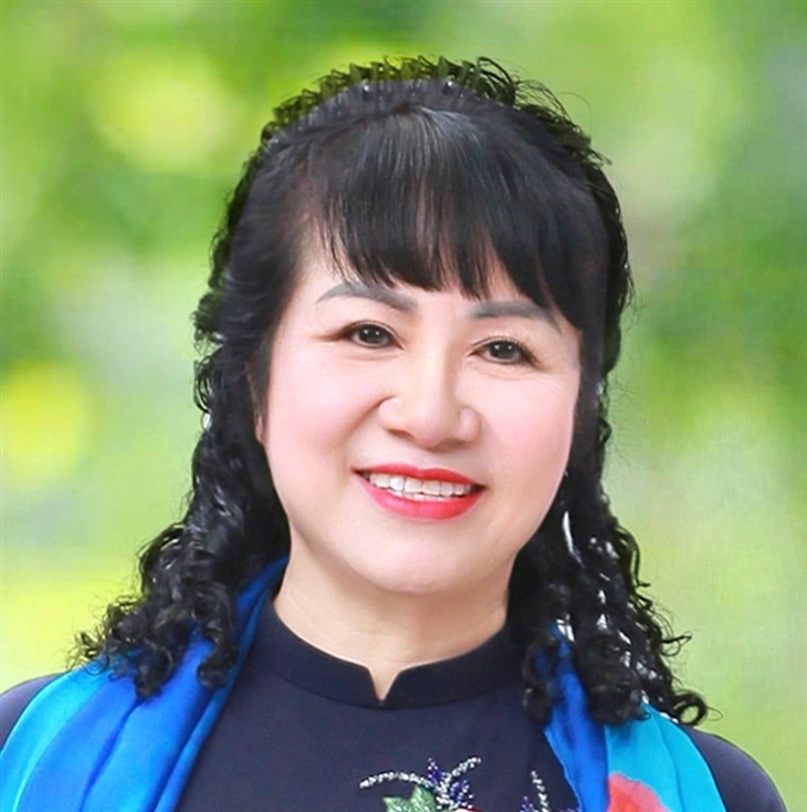 BÀ NGUYỄN THỊ VÂN KHANH