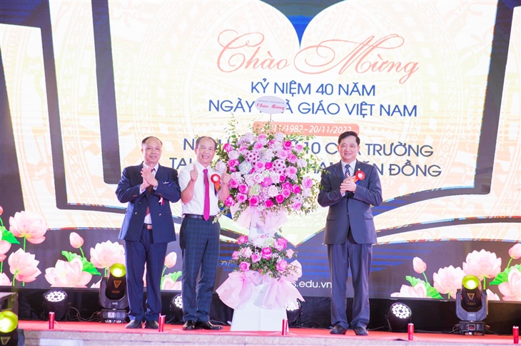 TRƯỜNG THCS-THPT HÀ THÀNH MƯỜI NĂM MỘT CHẶNG ĐƯỜNG VƯƠN MÌNH VÀ PHÁT TRIỂN 