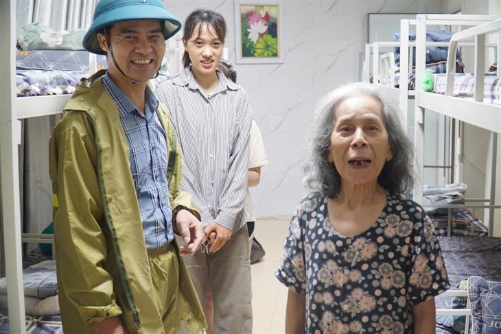 TRAO GỬI YÊU THƯƠNG - HỖ TRỢ NGƯỜI DÂN TRƯỚC THIÊN TAI BÃO LŨ NGẬP LỤT 